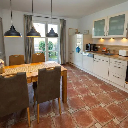 Gutshofhaeuser - Haushaelfte 2 Nyaraló Sellin